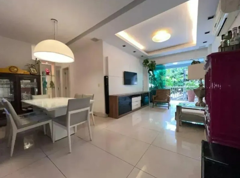 Luxuoso Apartamento de 120m² com Varanda e 2 Vagas na Rua Assunção